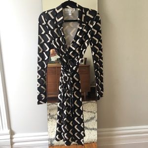DIANE VON FURSTENBERG Wrap Dress